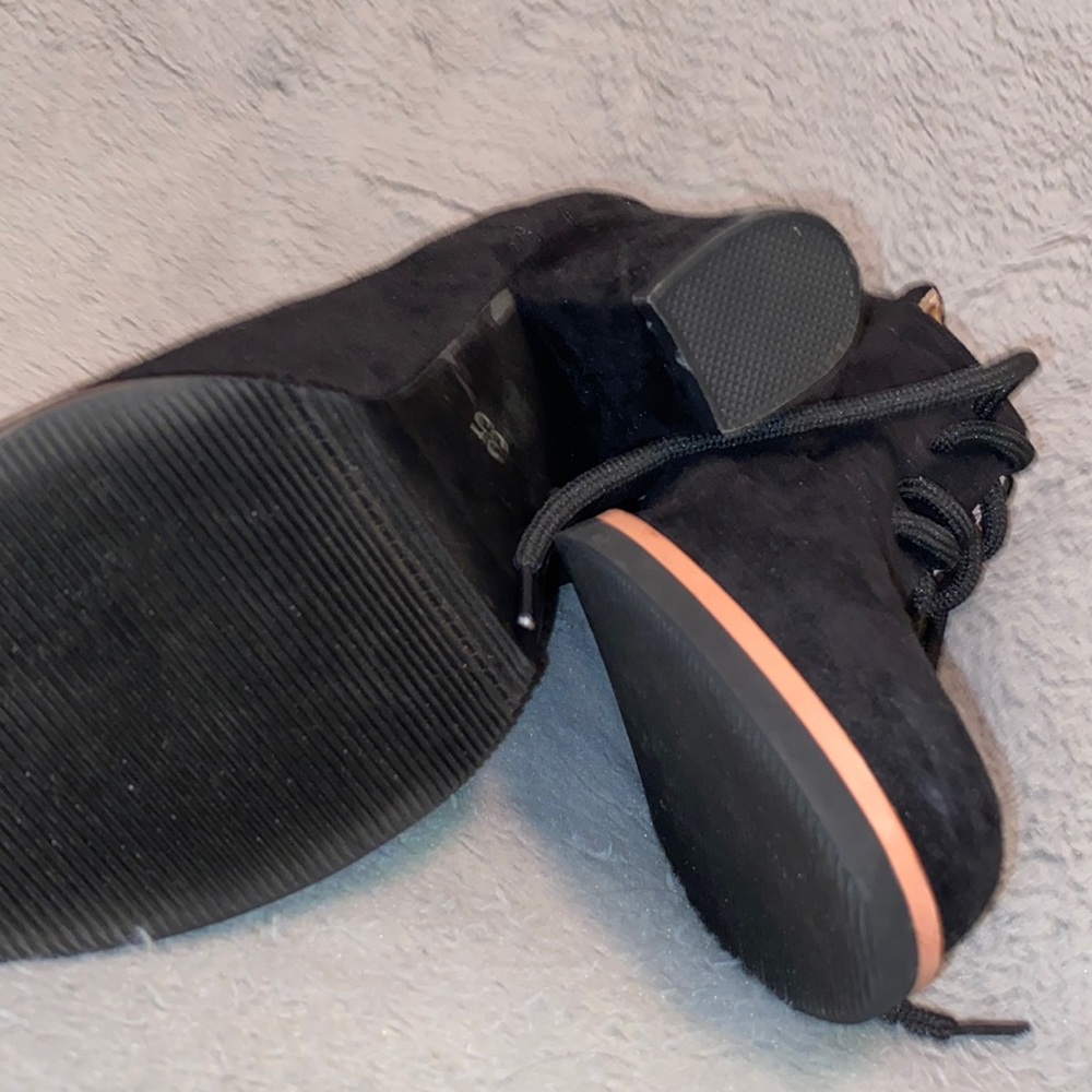 Heels - Picture 6 of 6